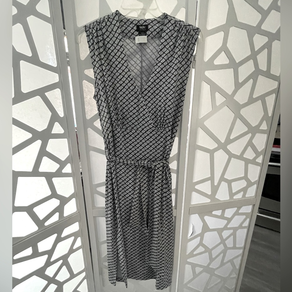 Mossimo Stretch- Sleeveless Pullover Black & White Dress W/Geometric Print (M)
